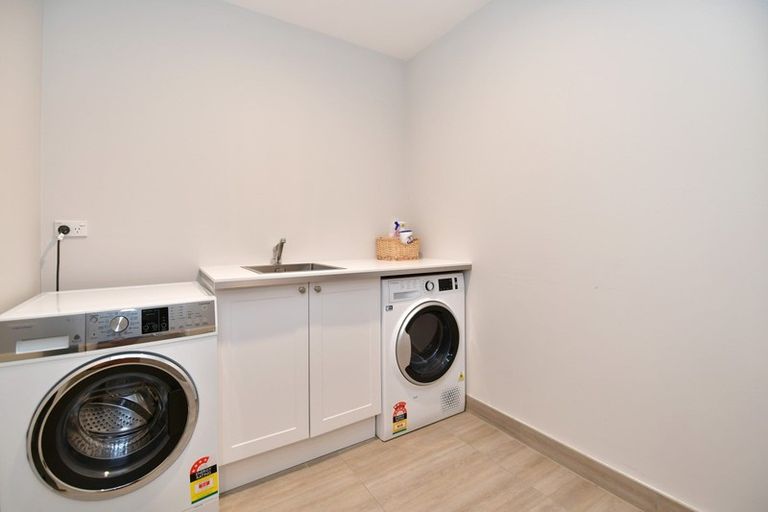 Photo of property in 3b Melia Place, Stanmore Bay, Whangaparaoa, 0932