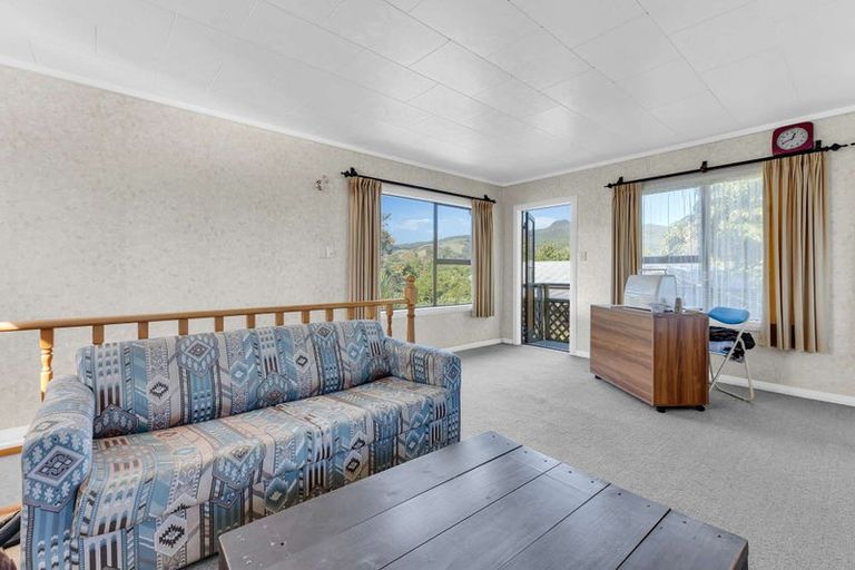 Photo of property in 27 Donnelly Street, Oakura, 4314