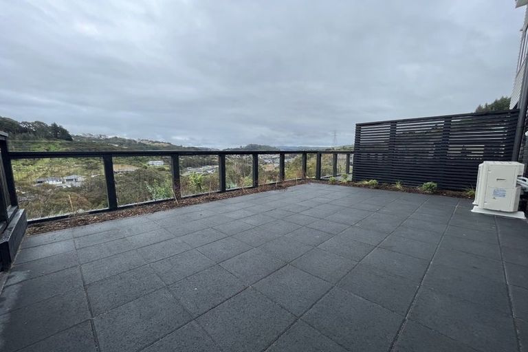 Photo of property in 28 Holystone Road, Whitby, Porirua, 5024