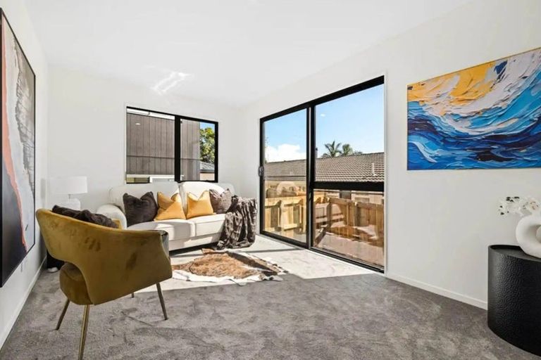 Photo of property in 7b Maroubra Place, Botany Downs, Auckland, 2010
