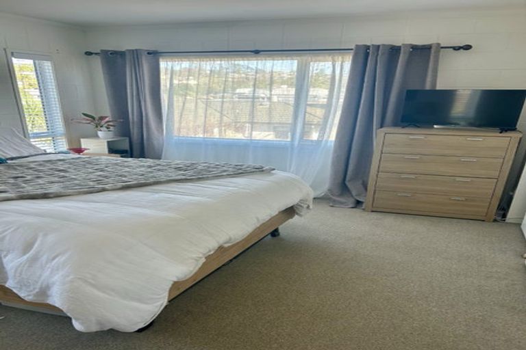 Photo of property in 2/59 Maxwelton Drive, Mairangi Bay, Auckland, 0630