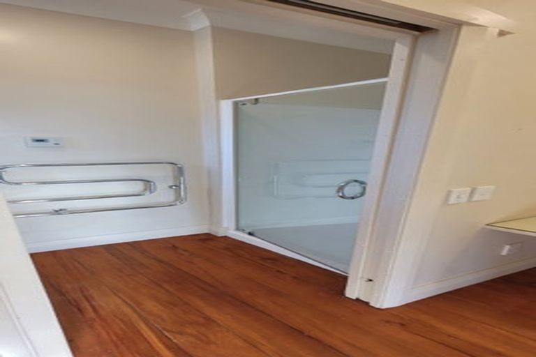 Photo of property in 40 Birdwood Road, Waterloo, Lower Hutt, 5011