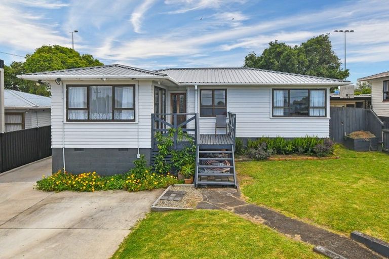 Photo of property in 63 Thompson Terrace, Manurewa, Auckland, 2102