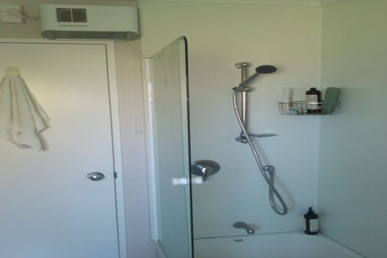 Photo of property in 77a Woodhouse Avenue, Karori, Wellington, 6012