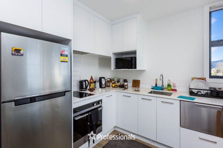 Photo of property in 2a Gibbons Street, Upper Hutt Central, Upper Hutt, 5018