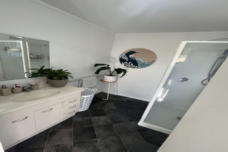 Photo of property in 9-11 Thimble Lane, Whitby, Porirua, 5024