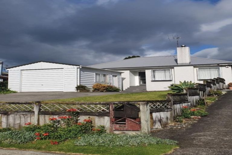 Photo of property in 8a Helvetia Road, Pukekohe, 2120