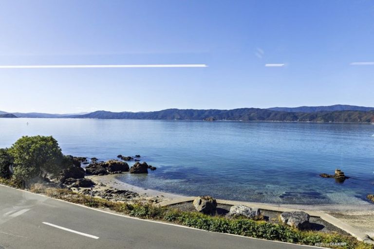 Photo of property in 377a Karaka Bay Road, Karaka Bays, Wellington, 6022