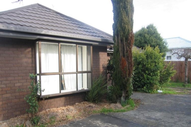 Photo of property in 90a Rattray Street, Riccarton, Christchurch, 8041