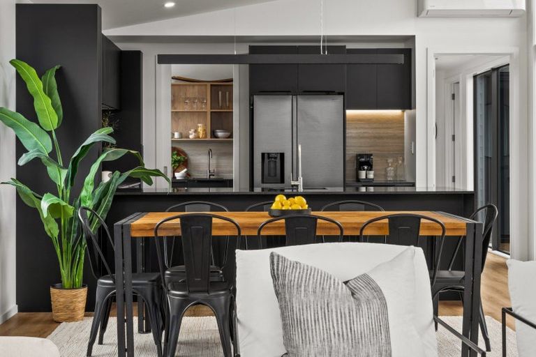 Photo of property in 87 Oak Road, Poraiti, Napier, 4112