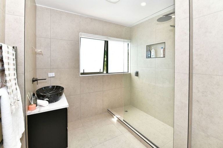 Photo of property in 6a Freya Place, Torbay, Auckland, 0630