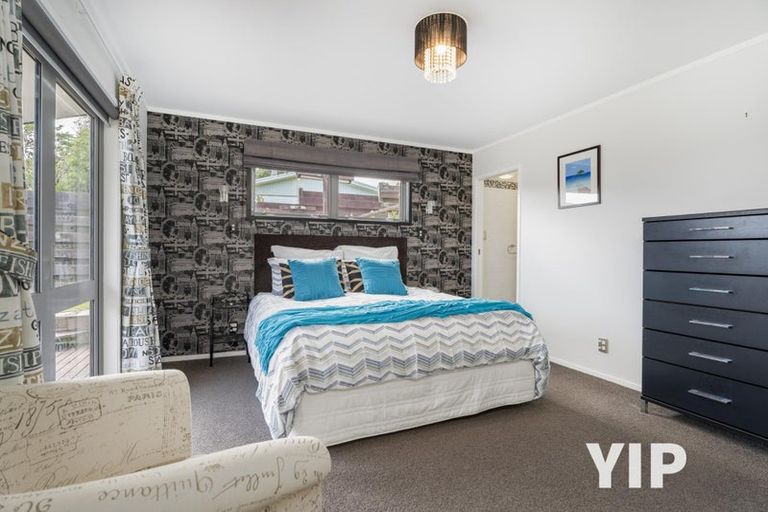 Photo of property in 8 Gow Street, Newlands, Wellington, 6037