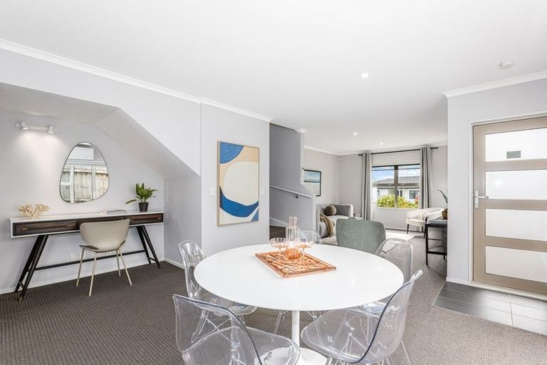 Photo of property in 184 Mark Avenue, Grenada Village, Wellington, 6037