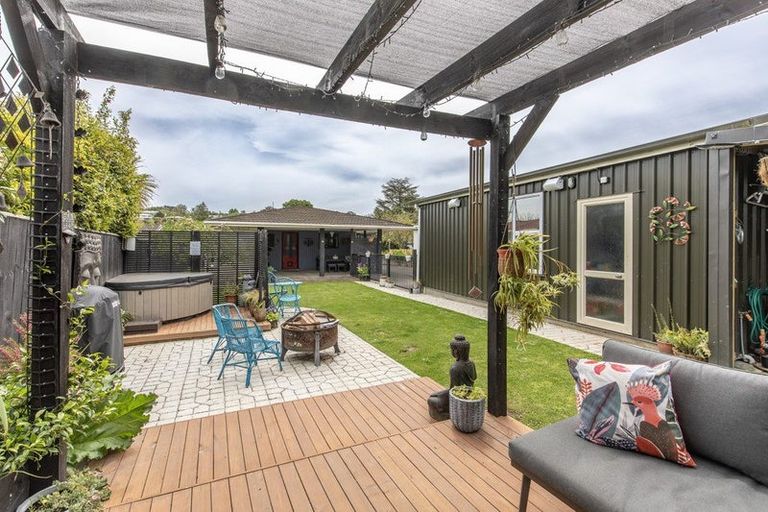 Photo of property in 3 Limbrick Street, Waipawa, 4210
