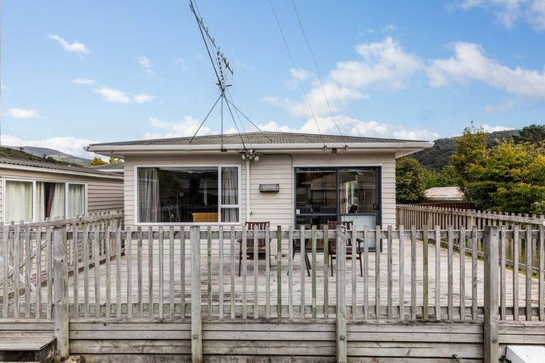 Photo of property in 42 Wood Street, Wainuiomata, Lower Hutt, 5014
