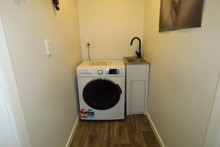 Photo of property in 8 Romilly Street, Westport, 7825