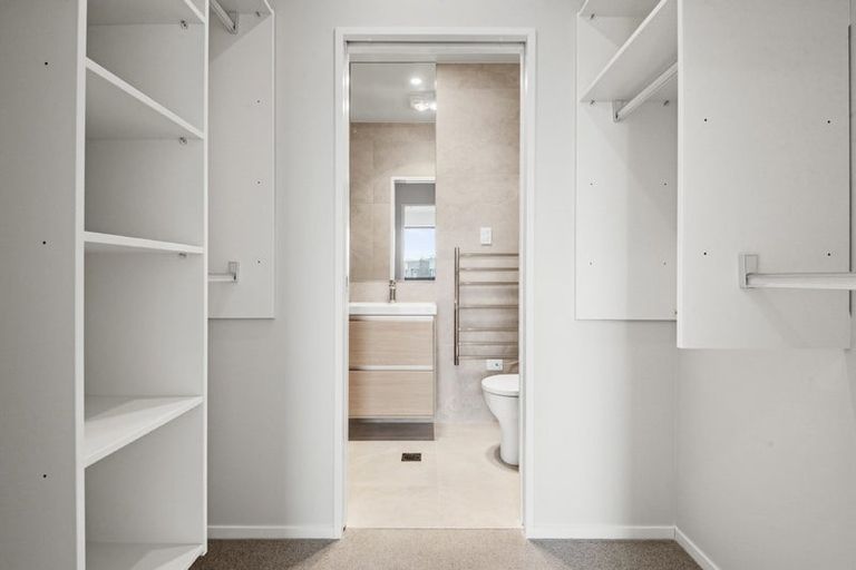 Photo of property in 4/1 Parapara Place, Albany, 0632