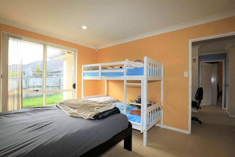 Photo of property in 13 Redcastle Drive, East Tamaki, Auckland, 2013