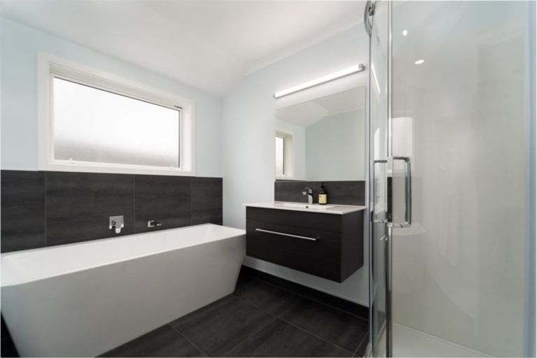 Photo of property in 2 James Kidd Place, Greytown, 5712