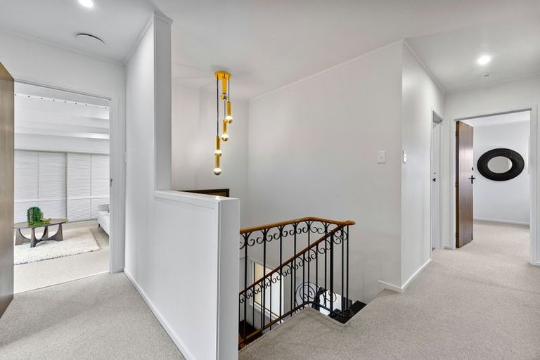 Photo of property in 2/11 Huntly Road, Campbells Bay, Auckland, 0630