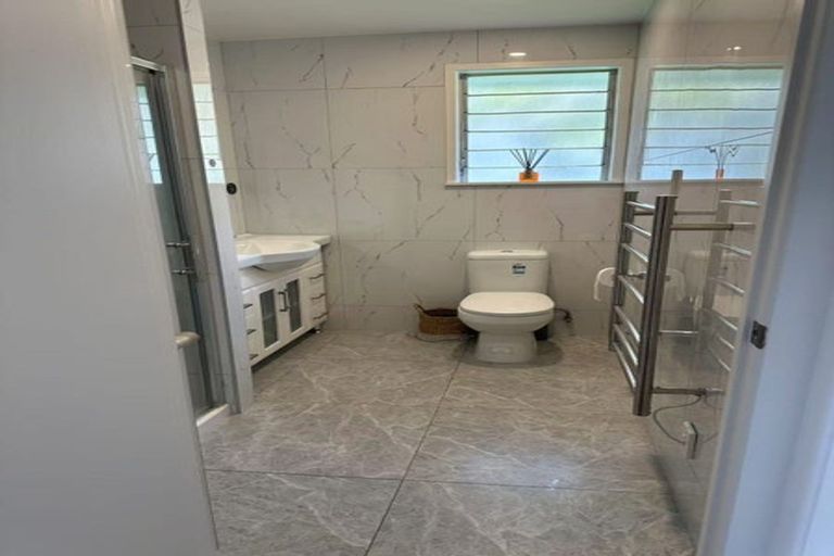 Photo of property in 26 Waimana Avenue, Northcote Point, Auckland, 0627