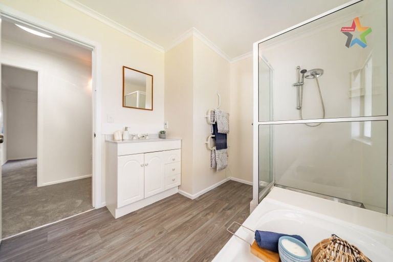 Photo of property in 80 Greenwood Boulevard, Otaki, 5512