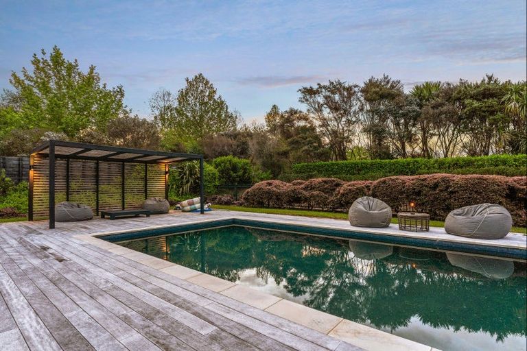 Photo of property in 2 Tamahunga Drive, Matakana, Warkworth, 0985