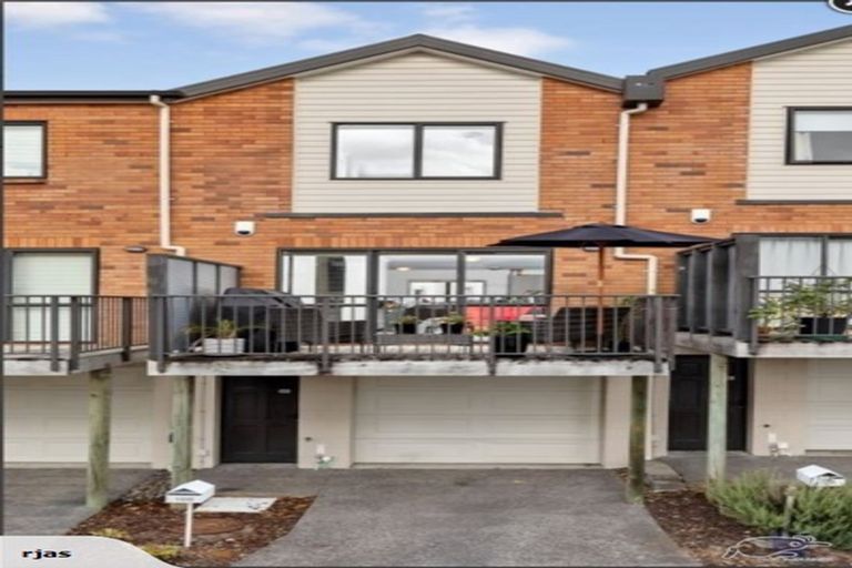 Photo of property in St Claire Village, 188/172 Mcleod Road, Te Atatu South, Auckland, 0610