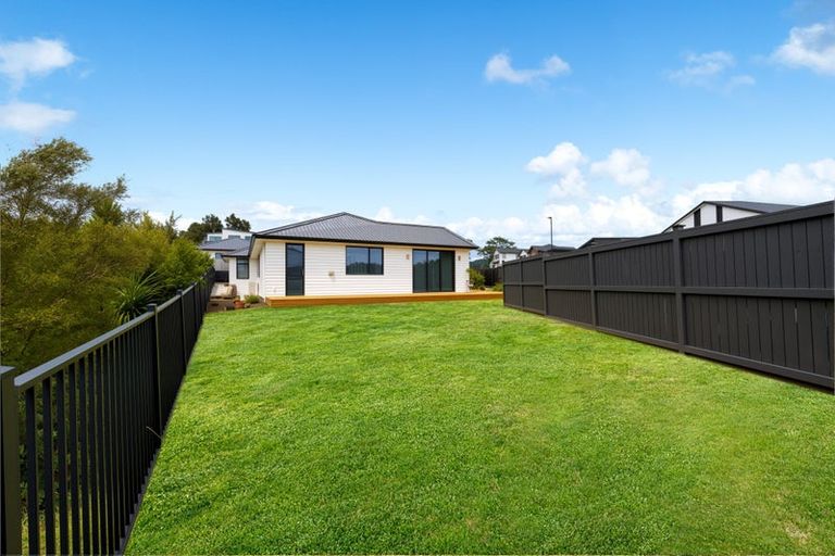 Photo of property in 7 Kiokio Place, Swanson, Auckland, 0614