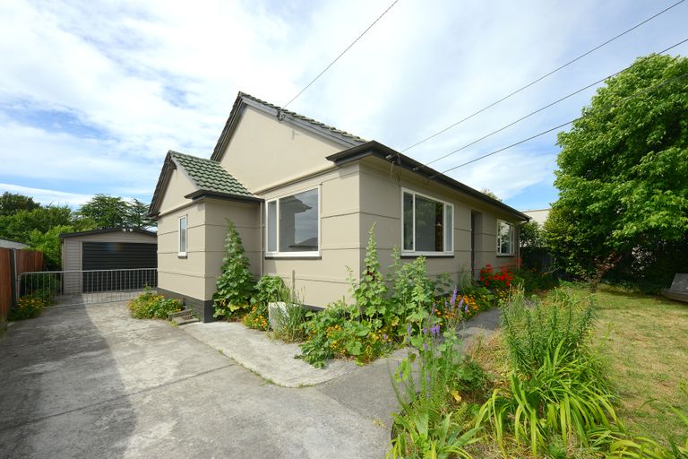 Photo of property in 16 Mccombs Street, Somerfield, Christchurch, 8024