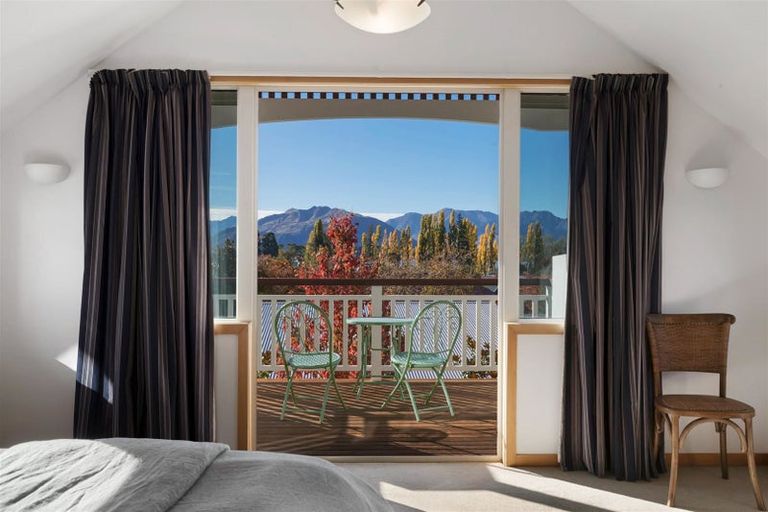 Photo of property in 76 Meadowstone Drive, Wanaka, 9305