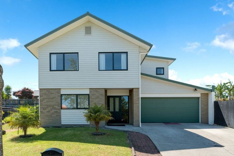 Photo of property in 16 Pyramid Place, Glen Eden, Auckland, 0602