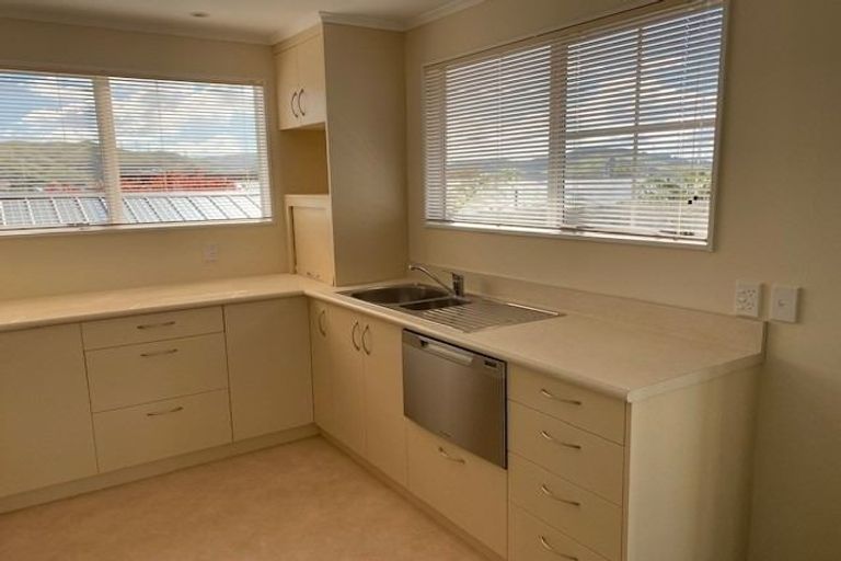 Photo of property in 2 Atwood Grove, Churton Park, Wellington, 6037