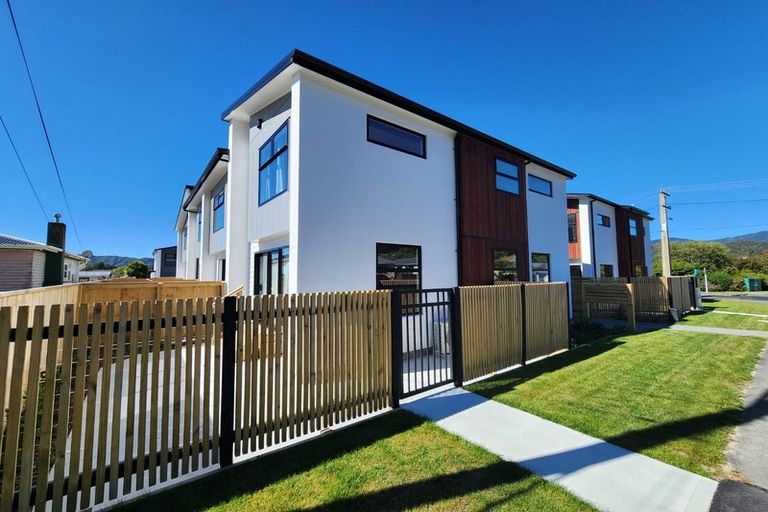 Photo of property in 58a Fraser Street, Wainuiomata, Lower Hutt, 5014