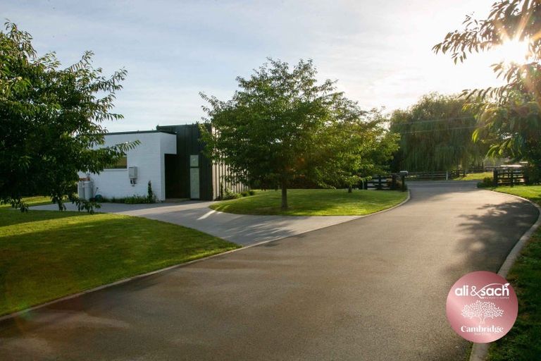 Photo of property in 1/45 Saint Kilda Road, Cambridge, 3434