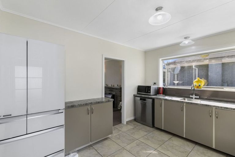 Photo of property in 16 Hinau Grove, Wainuiomata, Lower Hutt, 5014