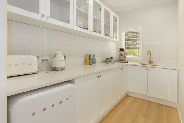 Photo of property in 7 Karearea Avenue, Waikanae, 5036