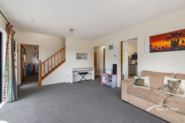 Photo of property in 166 Sunset Road, Unsworth Heights, Auckland, 0632
