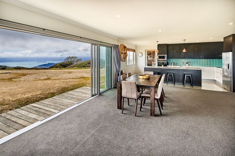 Photo of property in Long Gully, 380 Hawkins Hill Road, Brooklyn, Wellington, 6021