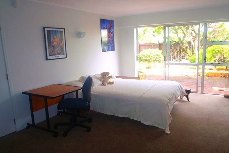Photo of property in 38 Whiteacres Drive, Sunnyhills, Auckland, 2010