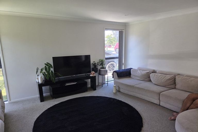Photo of property in 38 Cockayne Crescent, Sunnynook, Auckland, 0620