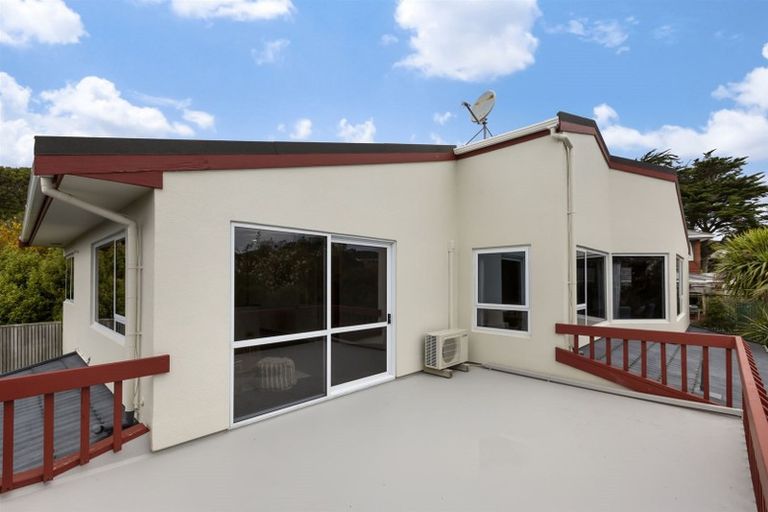 Photo of property in 44 Sailmaker Close, Whitby, Porirua, 5024