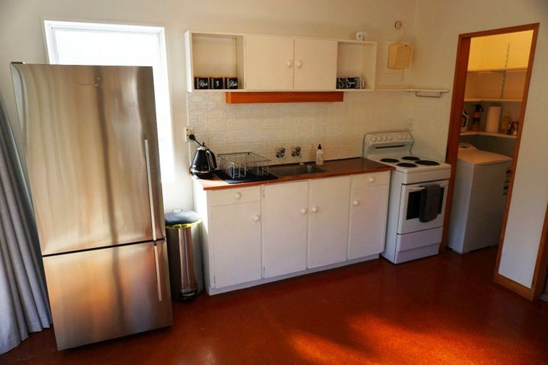 Photo of property in 8 Waikare Street, Karori, Wellington, 6012