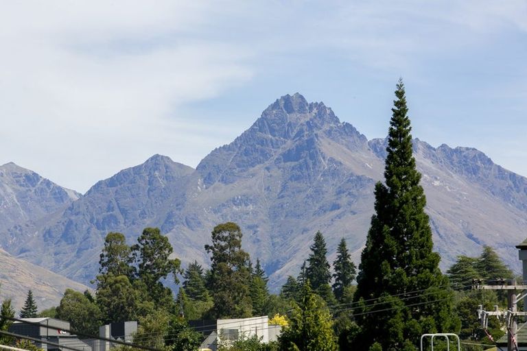 Photo of property in The Alex Apartments, 135u32b Hallenstein Street, Queenstown, 9300