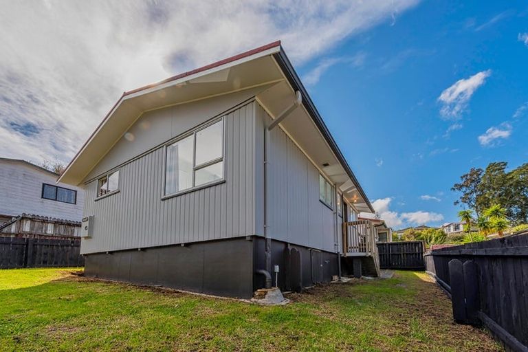 Photo of property in 1/26 Kemp Road, Massey, Auckland, 0614