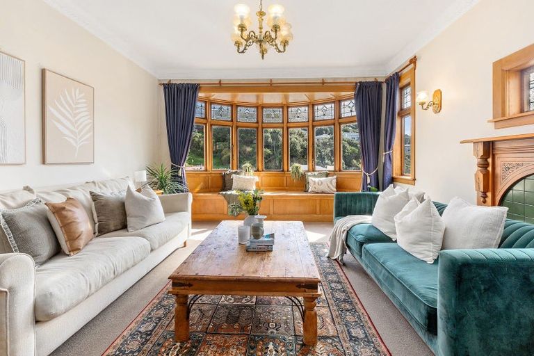 Photo of property in 11 Hungerford Road, Lyall Bay, Wellington, 6022