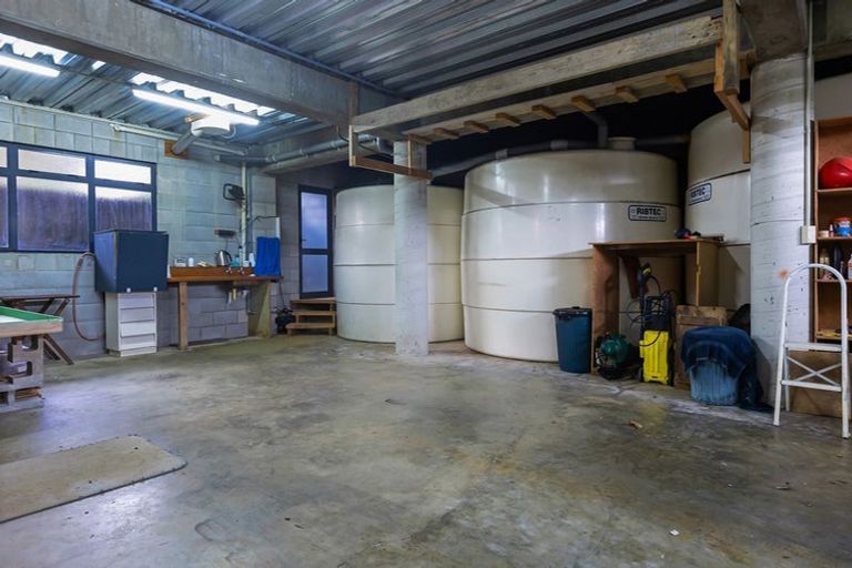 Photo of property in 5 Seaview Road, Cable Bay, 0420