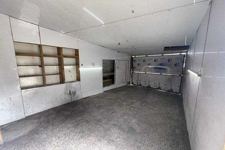 Photo of property in 1/17 View Road, Glenfield, Auckland, 0627