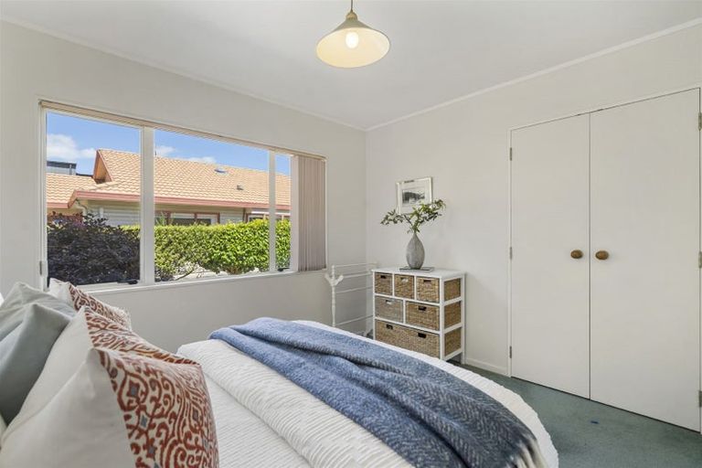 Photo of property in 10 Palmgreen Court, Stanmore Bay, Whangaparaoa, 0932