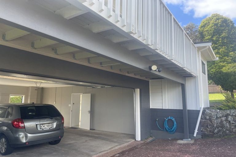Photo of property in 48 Tauhinu Road, Greenhithe, Auckland, 0632